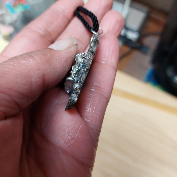 Vintage* Unisex Pewter End of Trail Horserider on Agate Pendant - Picture 6 of 7